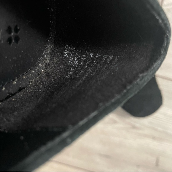 Naturalizer Black Suede Heels Size 6M - Picture 8 of 11